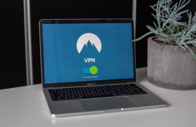 Miksi kotona työskennellessä kannattaa käyttää VPN:ää?