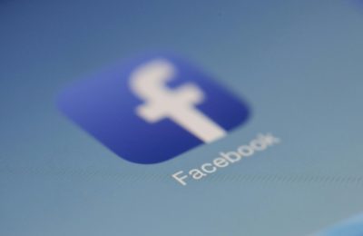 Facebook: Yhteydenpidon vallankumous